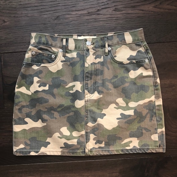 Gap High Rise Camo Mini Skirt - Picture 3 of 5